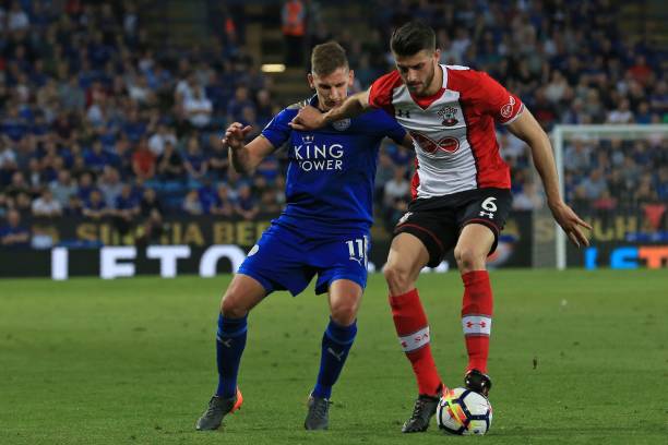 在探讨他成 在探讨他成